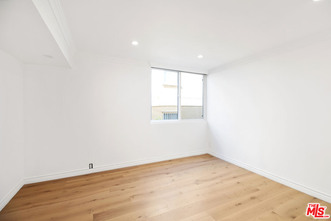 440 S Roxbury Dr Unit: 101