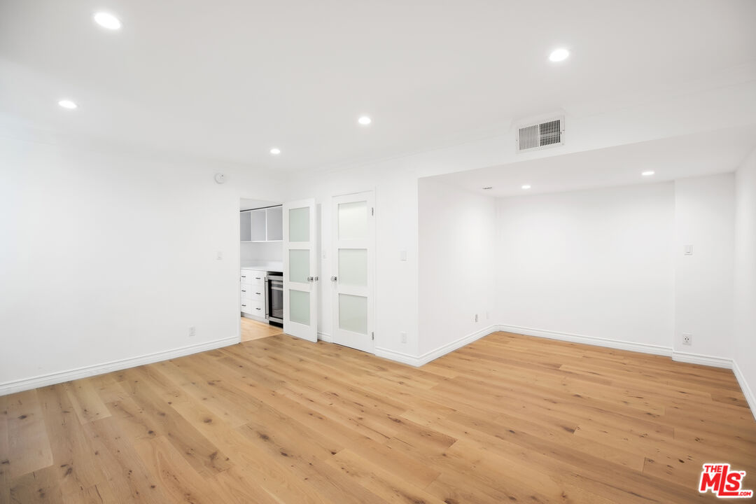 440 S Roxbury Dr Unit: 101