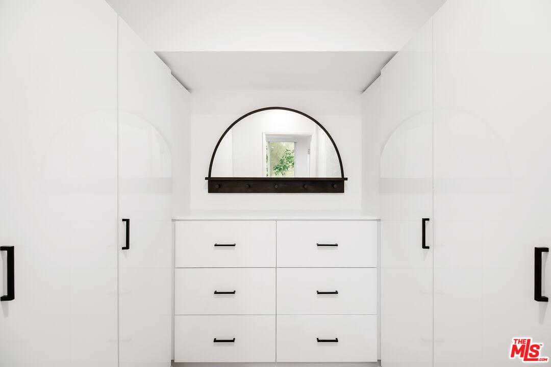 440 S Roxbury Dr Unit: 101