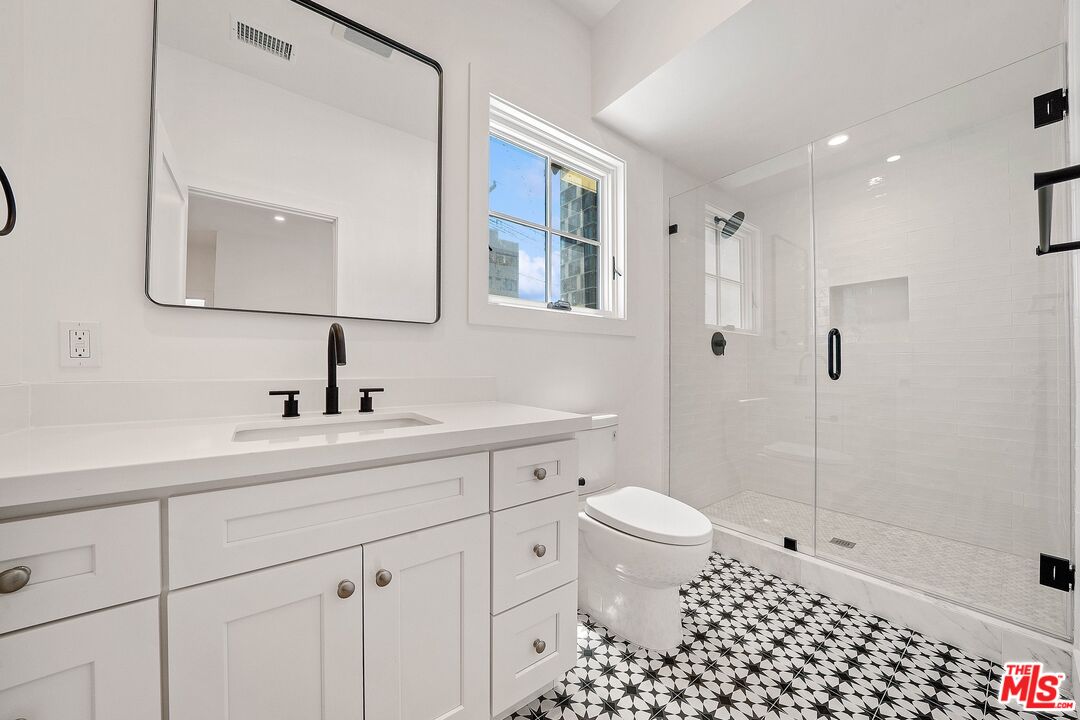 6208 Orange St Unit: 1/2