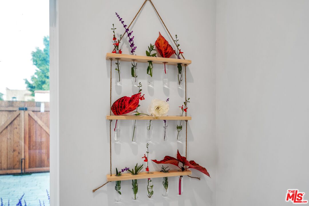 3035 Edgehill Dr Unit: ADU