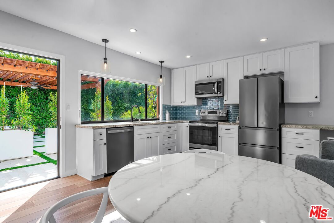 3035 Edgehill Dr Unit: ADU