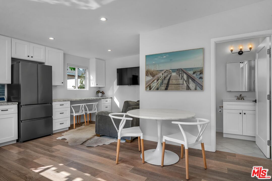 3035 Edgehill Dr Unit: ADU