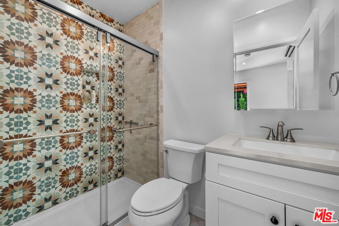 3035 Edgehill Dr Unit: ADU