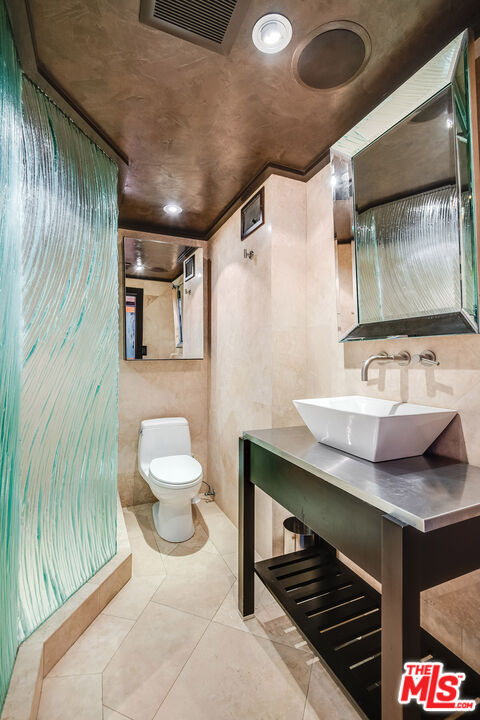 2160 Century Park Unit: 1704