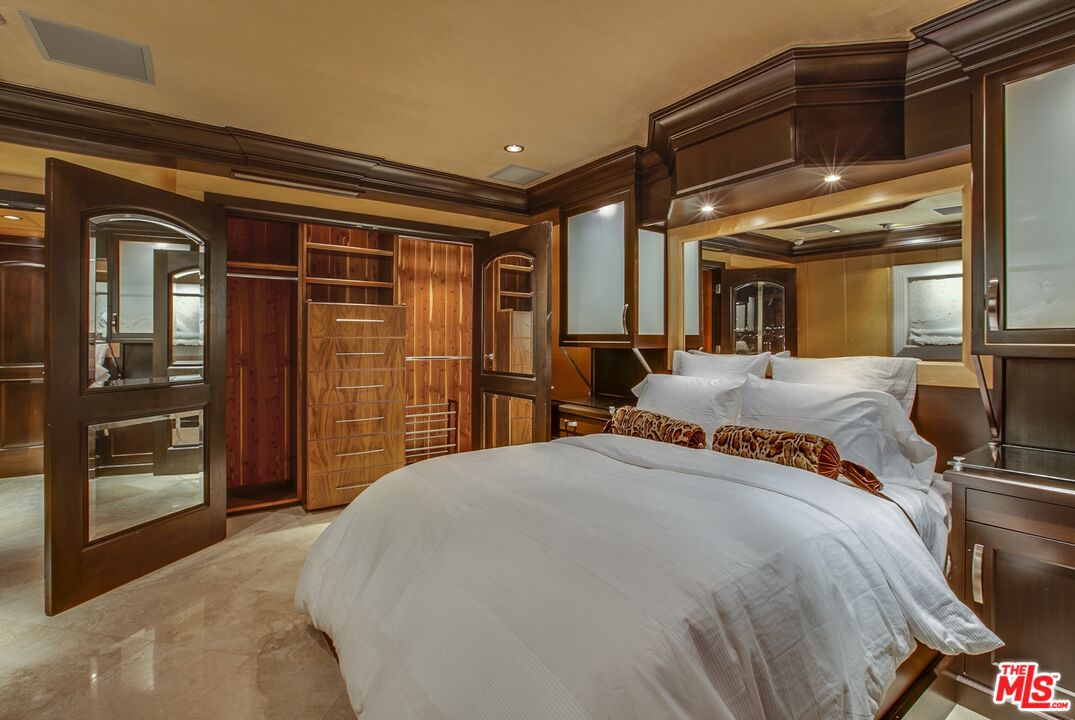 2160 Century Park Unit: 1704