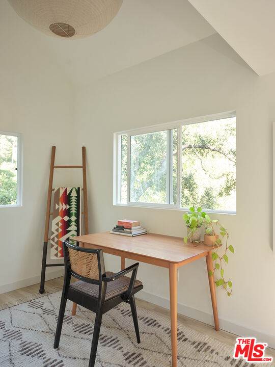 8831 Lookout Mountain Ave