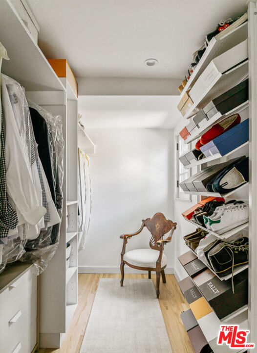 8831 Lookout Mountain Ave