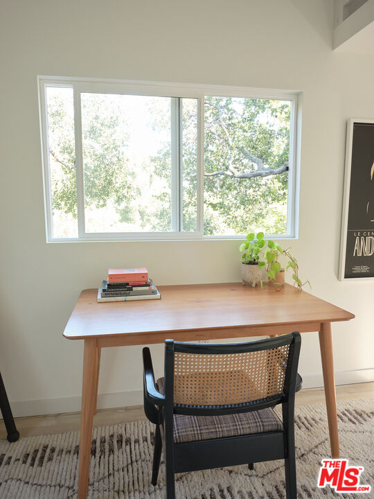 8831 Lookout Mountain Ave