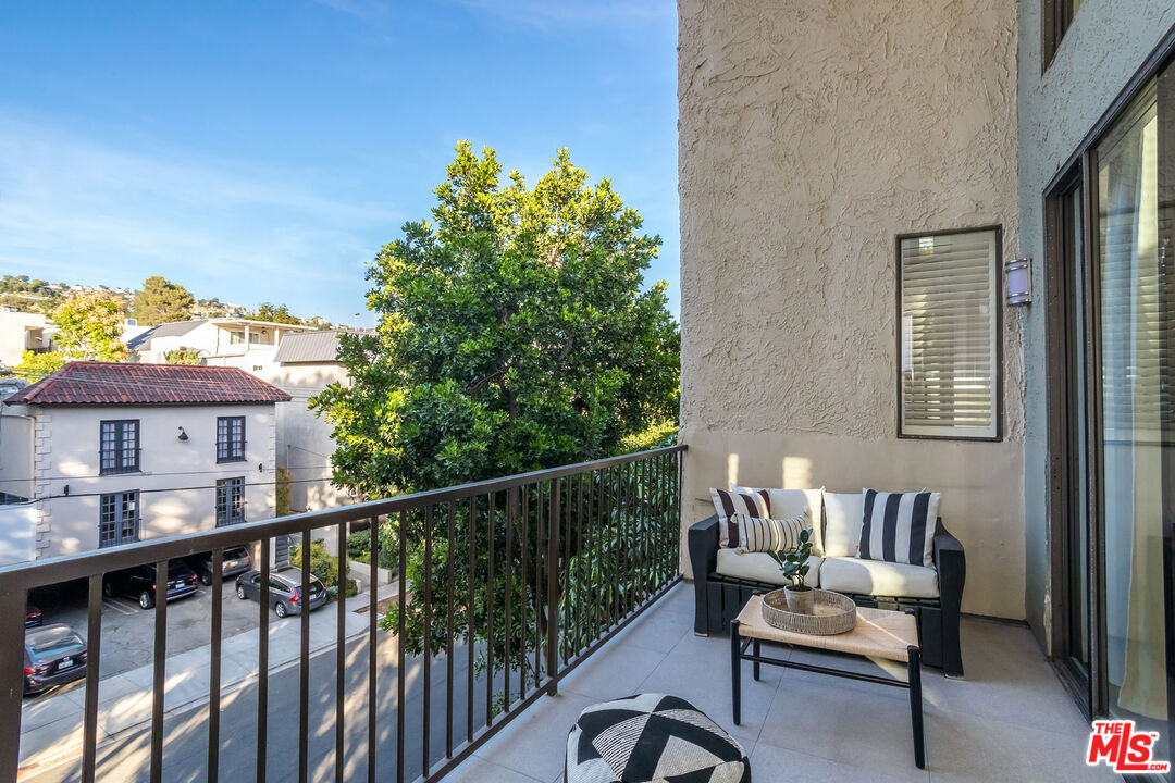 9000 Cynthia St Unit: 404