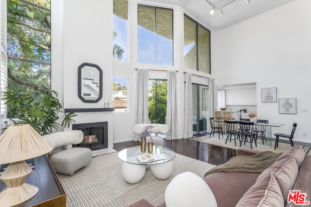 9000 Cynthia St Unit: 404