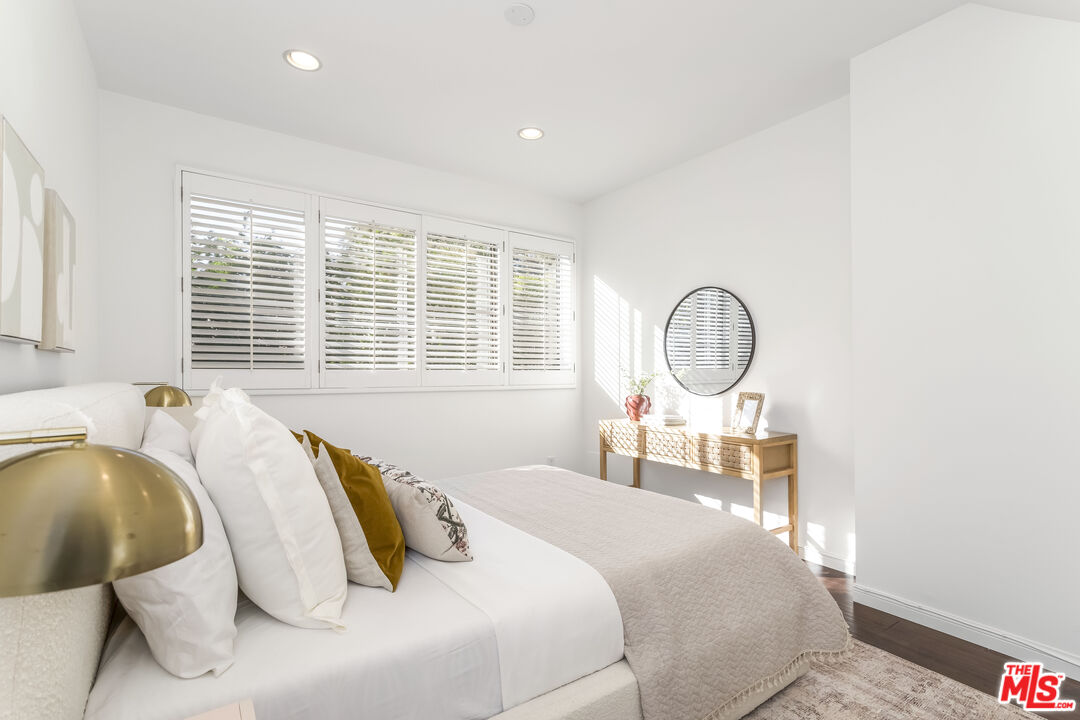 9000 Cynthia St Unit: 404