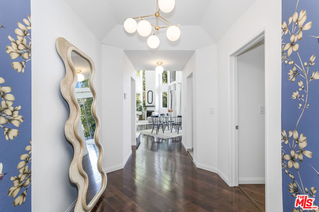 9000 Cynthia St Unit: 404