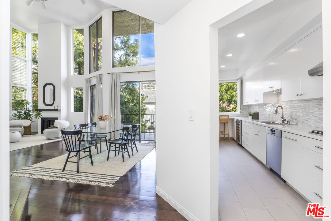 9000 Cynthia St Unit: 404