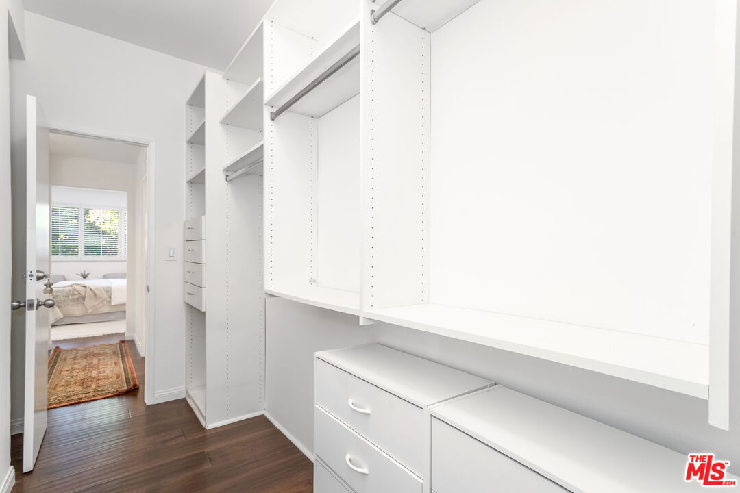 9000 Cynthia St Unit: 404