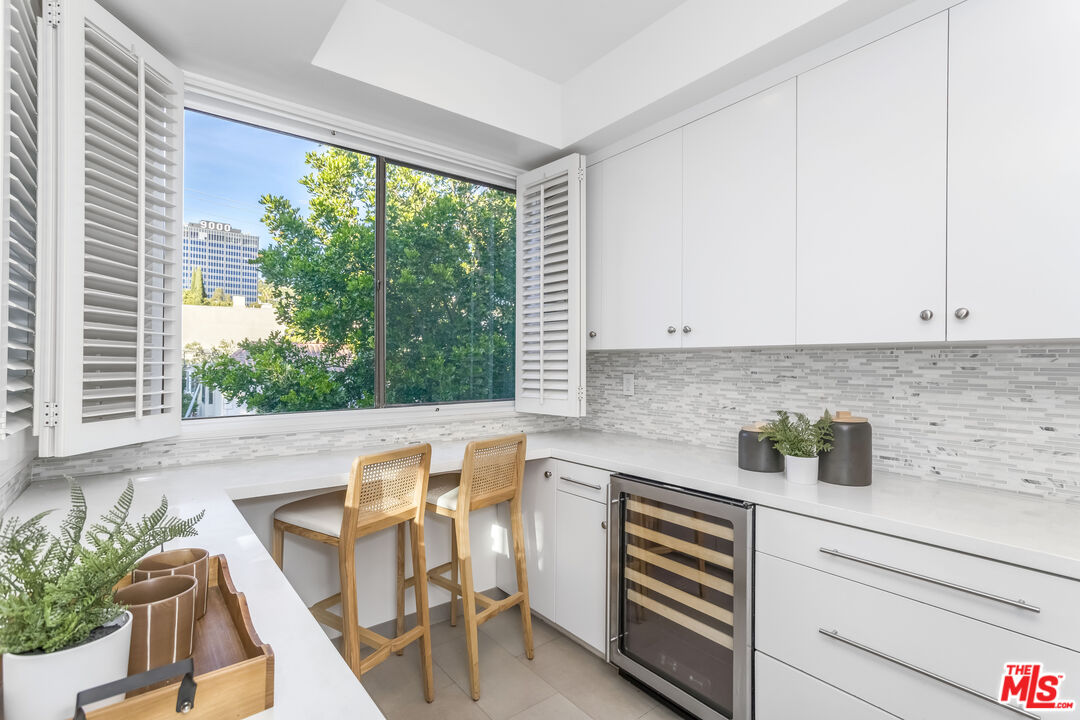 9000 Cynthia St Unit: 404