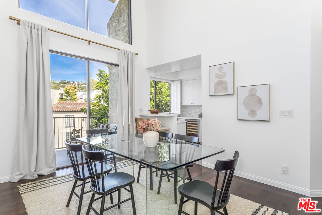 9000 Cynthia St Unit: 404