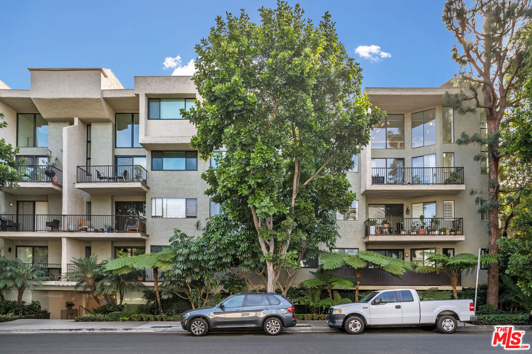 9000 Cynthia St Unit: 404