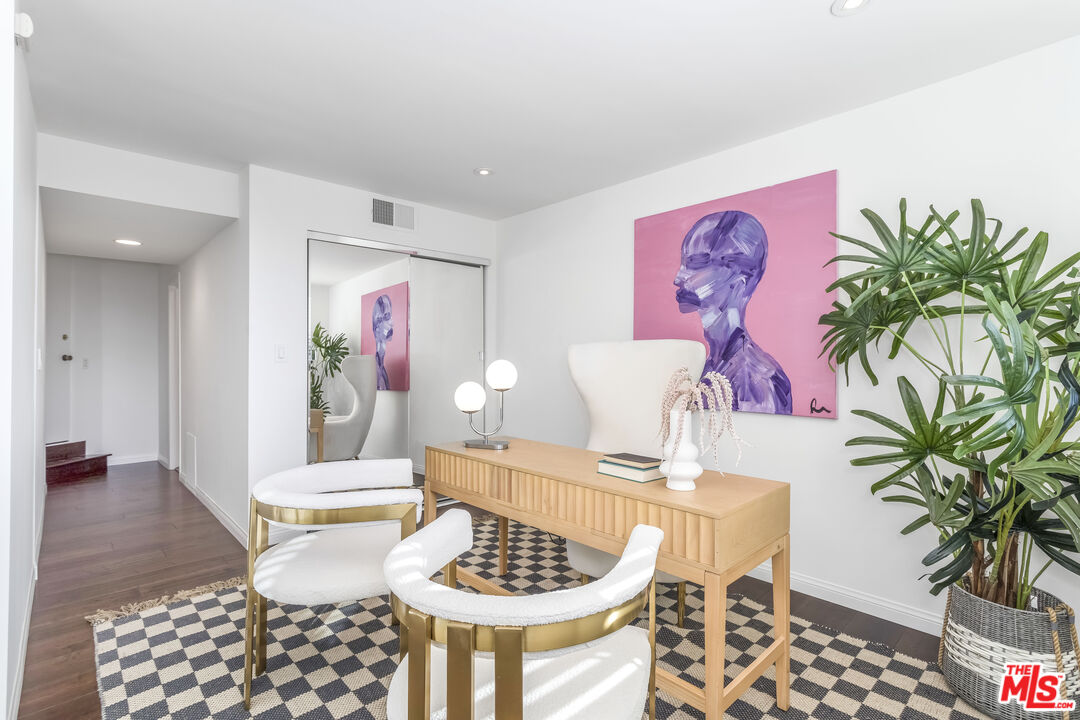 9000 Cynthia St Unit: 404