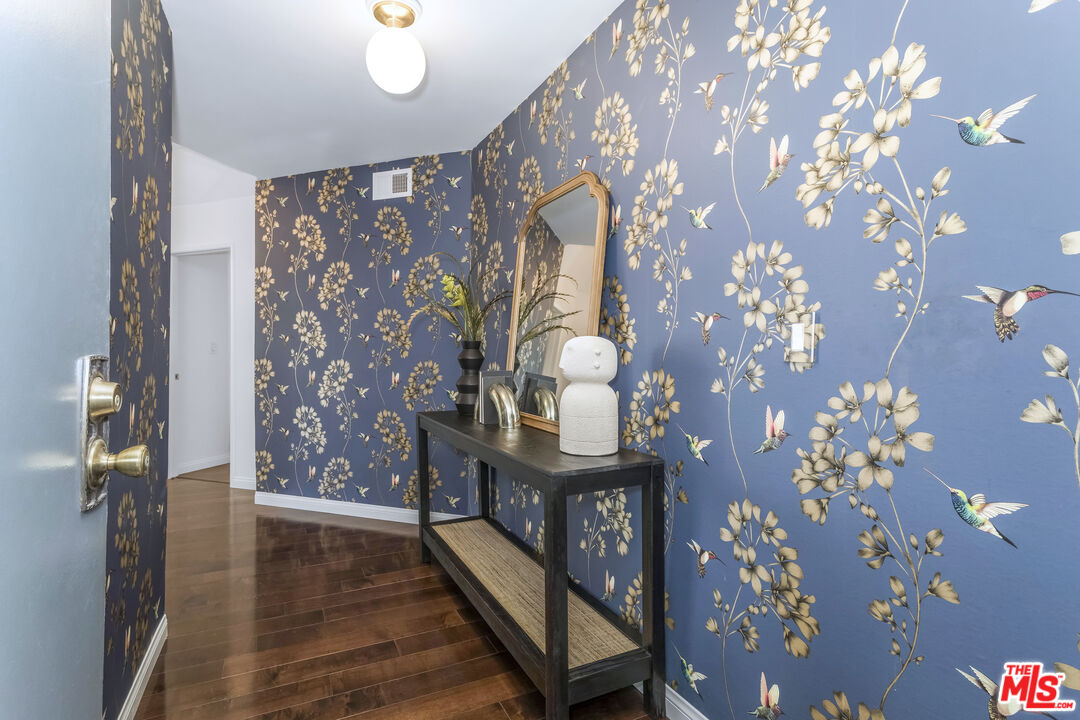 9000 Cynthia St Unit: 404