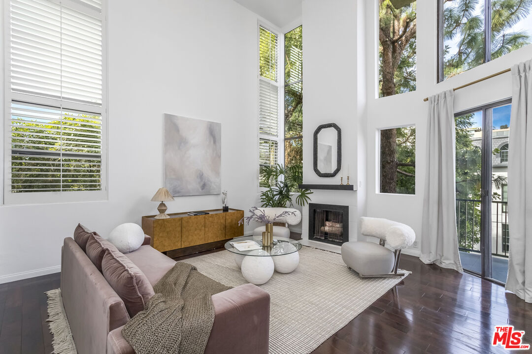 9000 Cynthia St Unit: 404