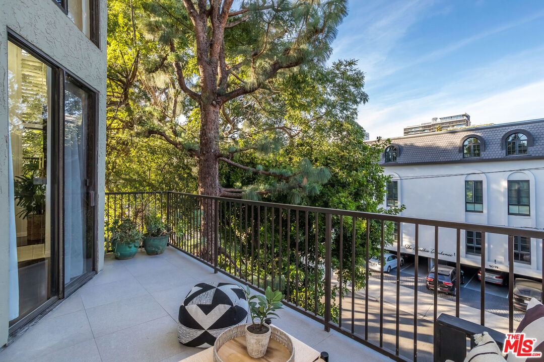 9000 Cynthia St Unit: 404