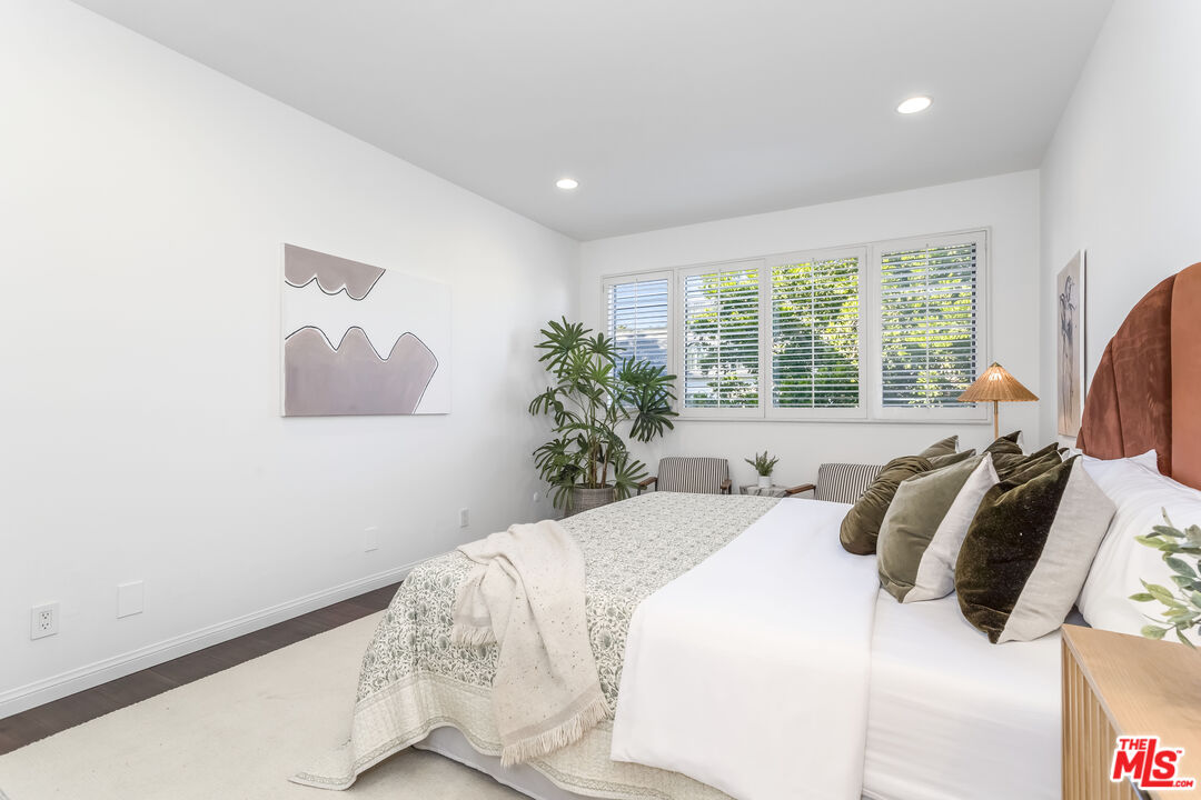 9000 Cynthia St Unit: 404