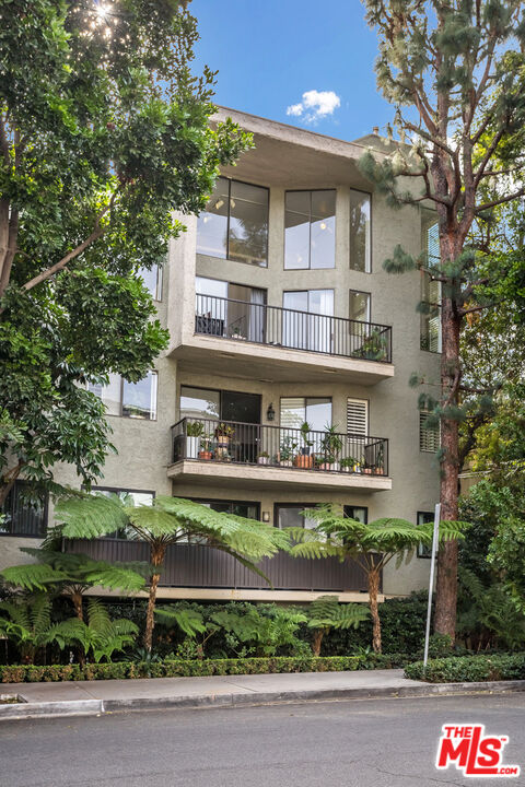 9000 Cynthia St Unit: 404