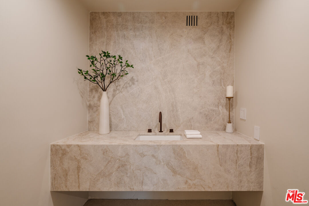 10790 Wilshire Blvd Unit: 1003