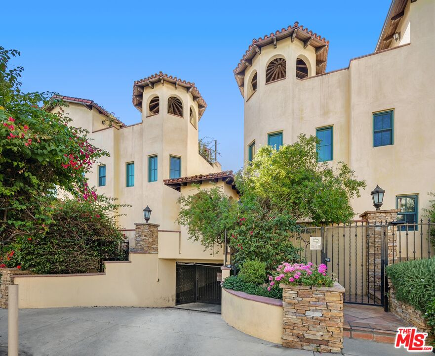 1331 N Sycamore Ave Unit: 5