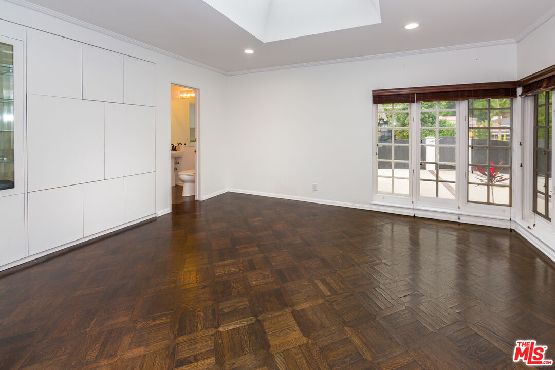 1850 Coldwater Canyon Dr