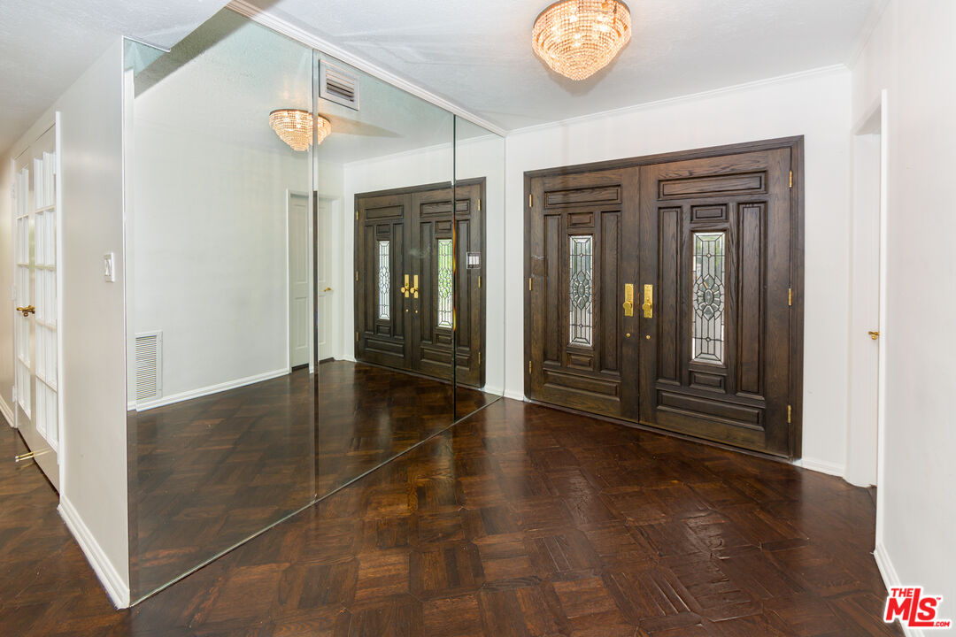 1850 Coldwater Canyon Dr