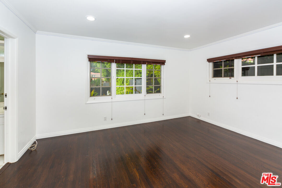 1850 Coldwater Canyon Dr