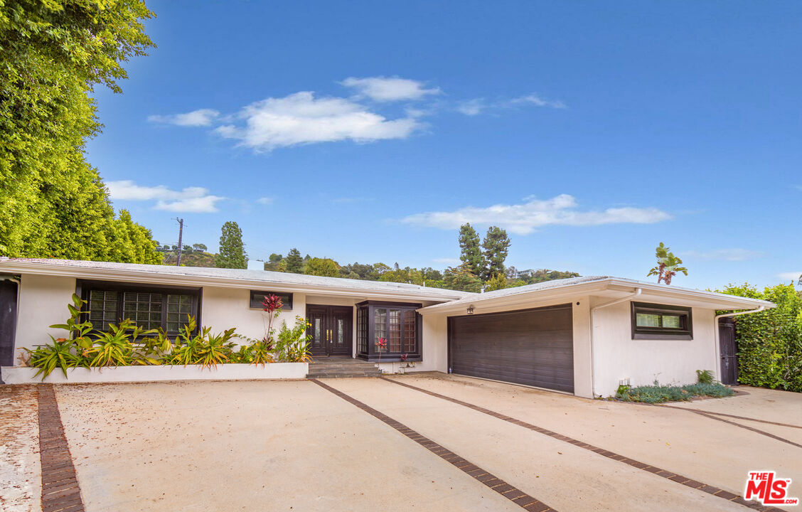 1850 Coldwater Canyon Dr