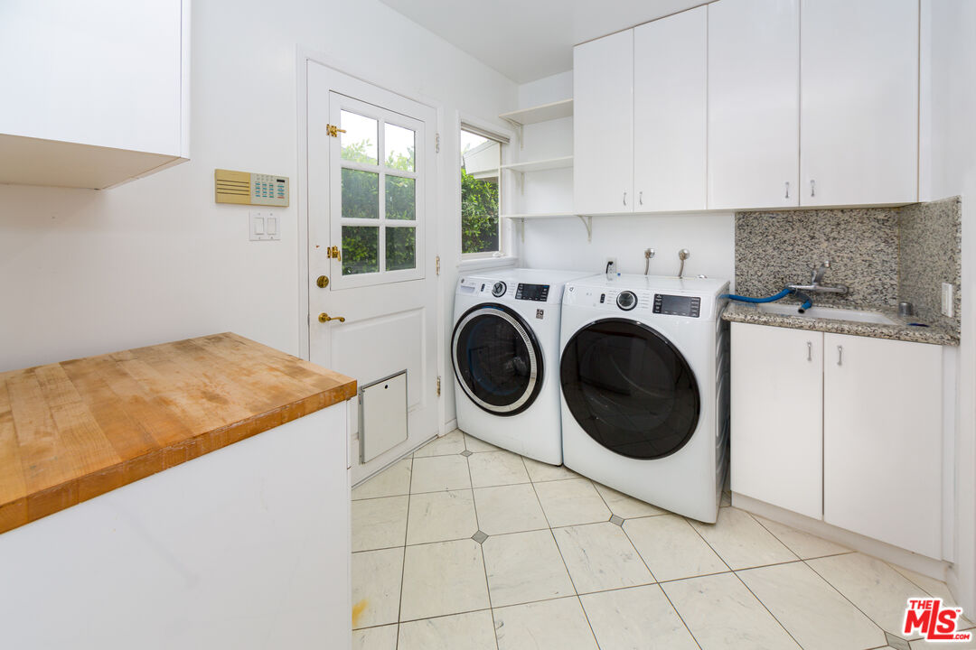 1850 Coldwater Canyon Dr