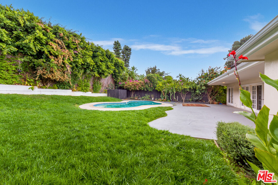 1850 Coldwater Canyon Dr