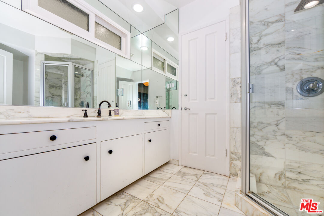 1850 Coldwater Canyon Dr