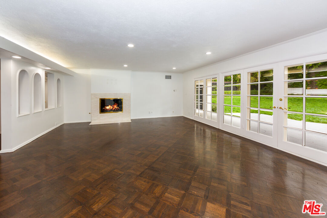 1850 Coldwater Canyon Dr