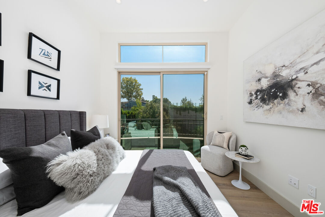 130 S Sepulveda Blvd Unit: 212