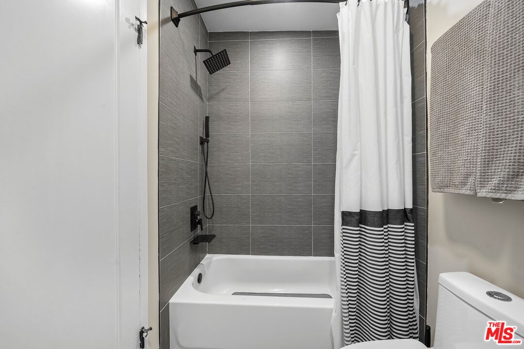 1209 Larrabee St Unit: 4