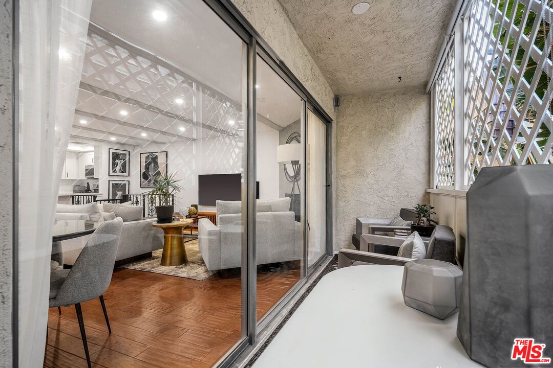 1209 Larrabee St Unit: 4