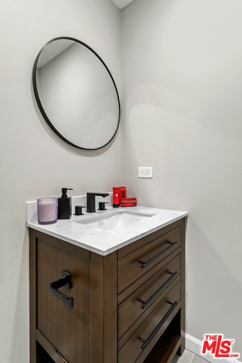 1209 Larrabee St Unit: 4