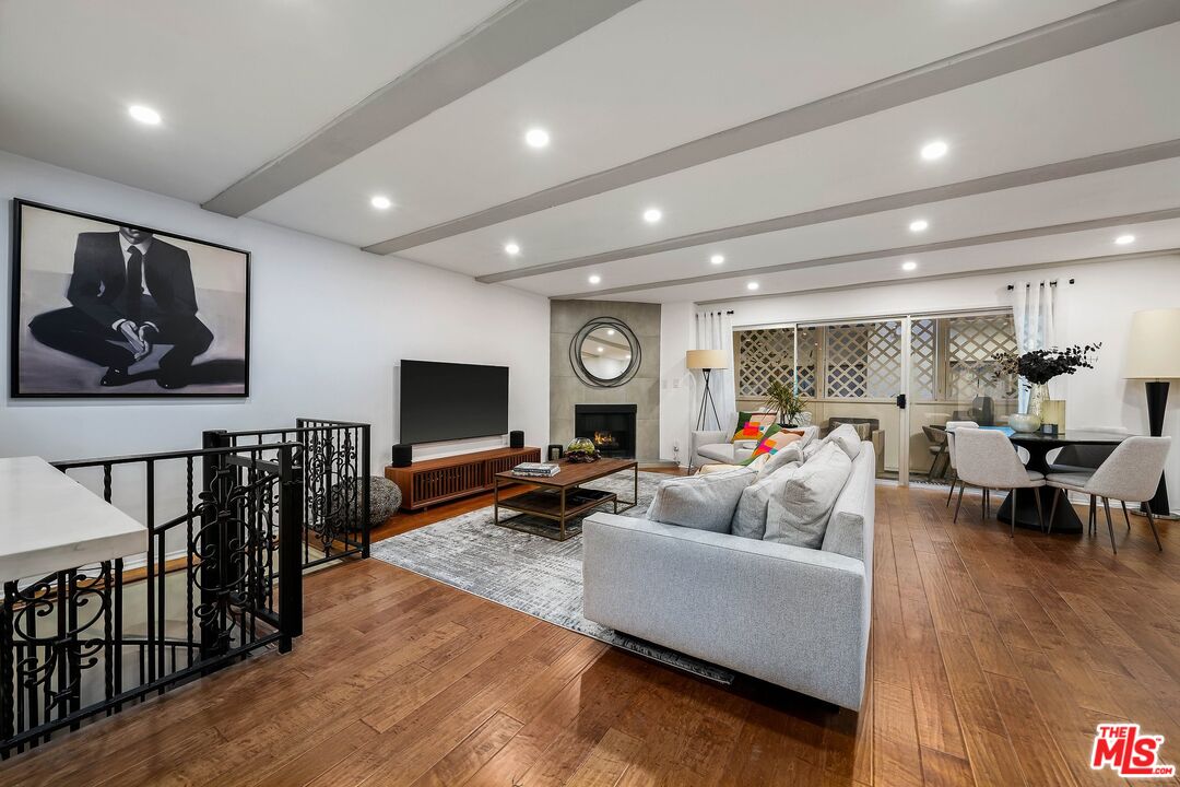 1209 Larrabee St Unit: 4