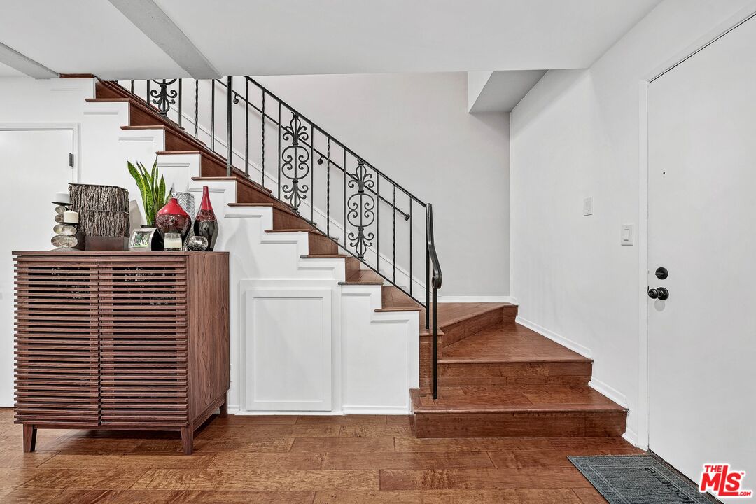 1209 Larrabee St Unit: 4