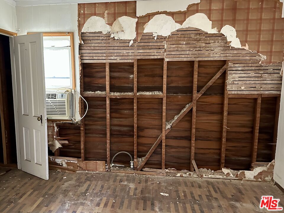 6734 Woodrow Wilson Dr