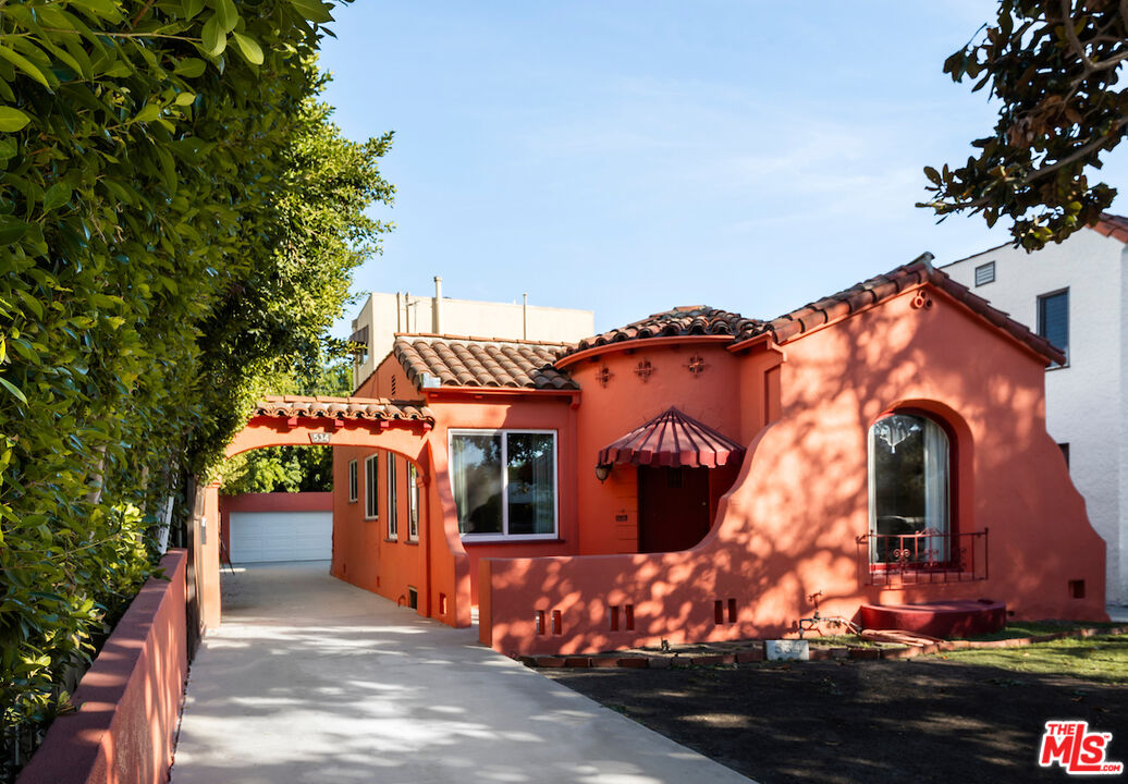 534 N Harper Ave Unit: 1/2