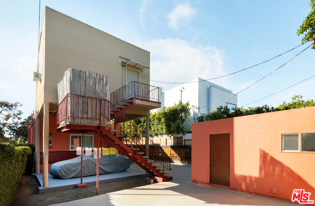 534 N Harper Ave Unit: 1/2