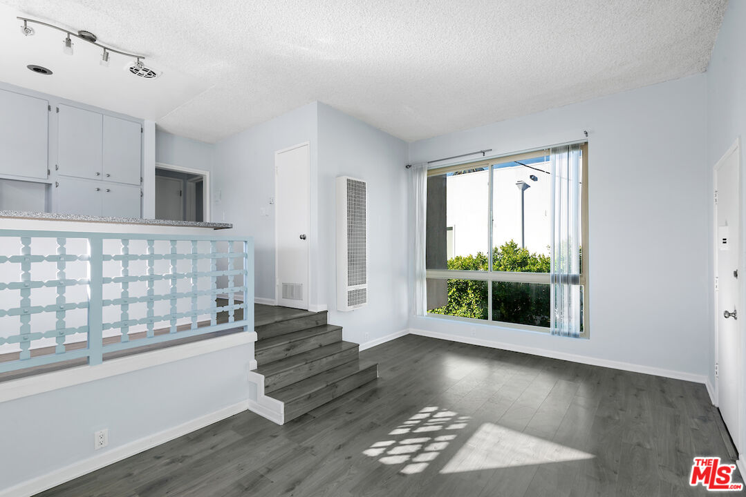 534 N Harper Ave Unit: 1/2