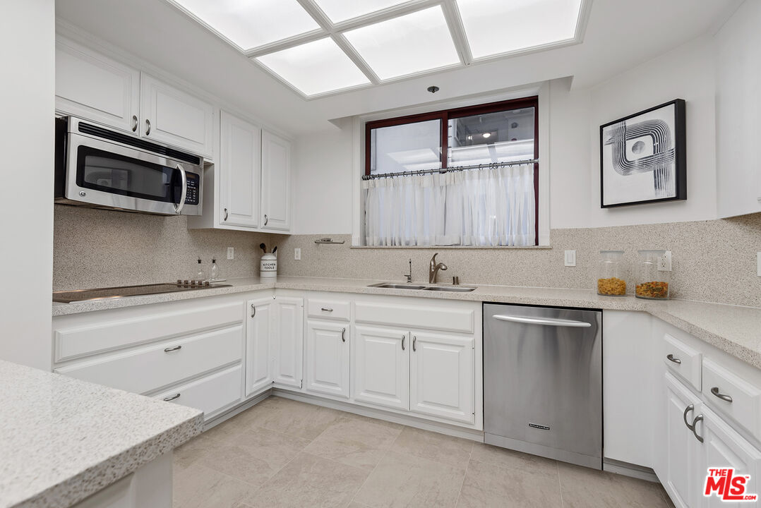 10550 Wilshire Blvd Unit: 203