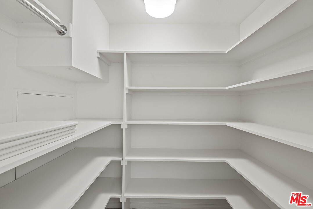 10550 Wilshire Blvd Unit: 203